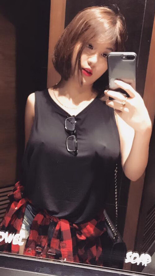 AYX体育-克罗地亚队在巴黎奥运会手球比赛中多次通过中路渗透得分，克罗地亚奥运冠军